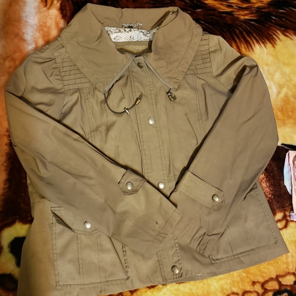 💚 Guess Jacket - Picture 1 of 4